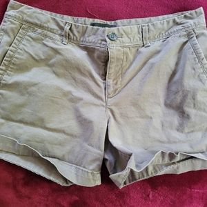 Banana republic size six olive green women's shorts